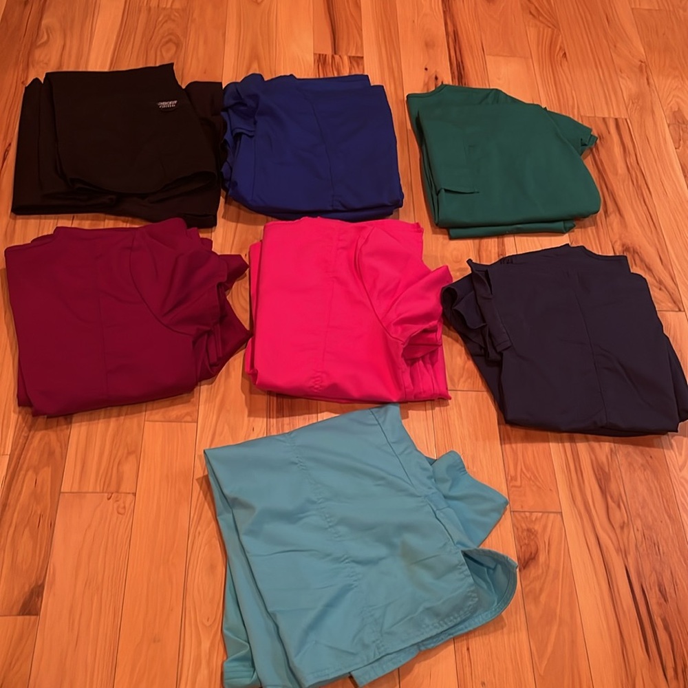 Cherokee Scrubs - size medium - set of 7!!